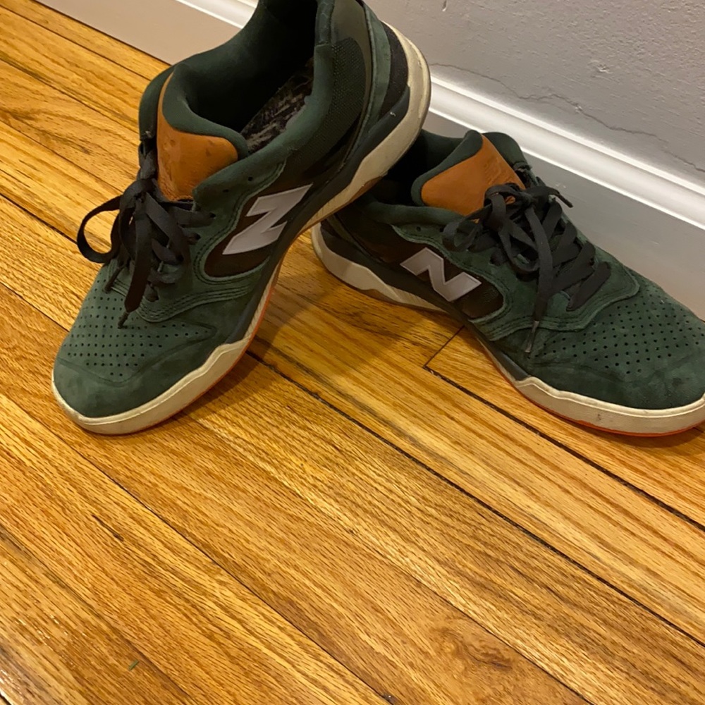 Seldom worn 9.5 greet condition